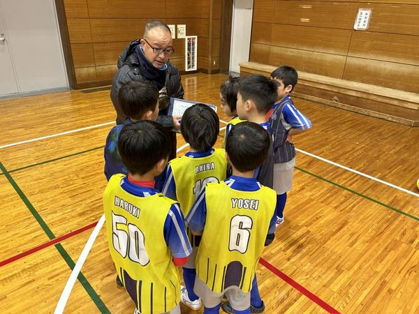 3年生新春フットサル大会　準々決勝の写真